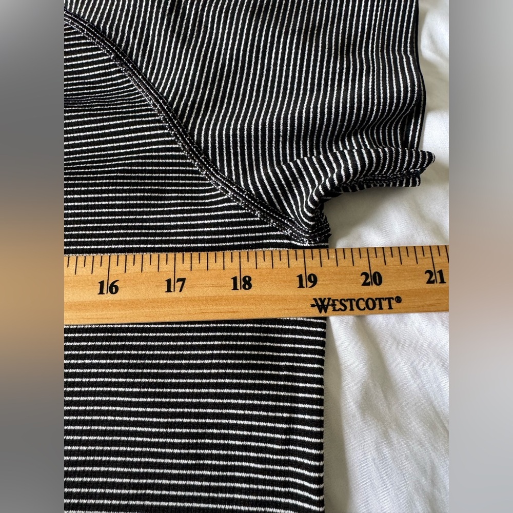 Lululemon top - Picture 8 of 10
